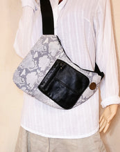 Load image into Gallery viewer, Front Bag Grey &amp; Black
