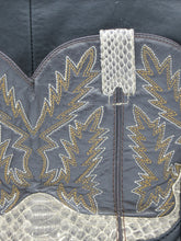Load image into Gallery viewer, Karol Crossbody Black Leather Bag