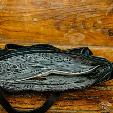 Load image into Gallery viewer, Casey Leather Weekender Bag