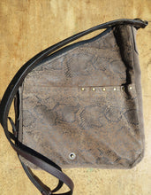 Load image into Gallery viewer, Kirsten Crossbody Bag