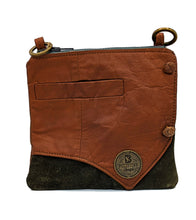 Load image into Gallery viewer, Rusty Leather Vest Emaline Bag
