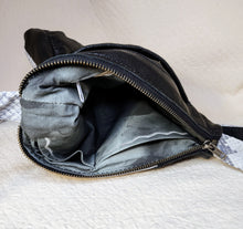 Load image into Gallery viewer, Emaline Black Snake Bag
